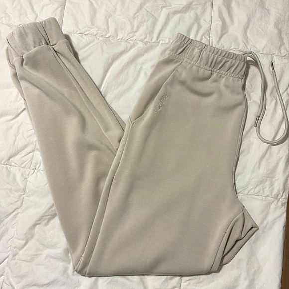 Volare Fitness Women’s Jet Set Joggers Size Small 🤍 Color: Fog - Picture 2 of 5